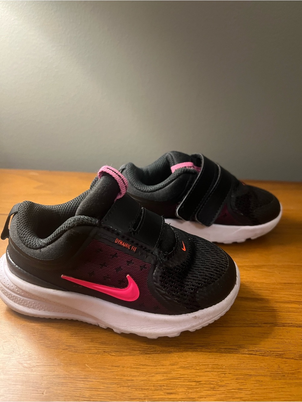 Nike Kids' Black and Pink Athletic Sneakers - Star runner 2- size 7C